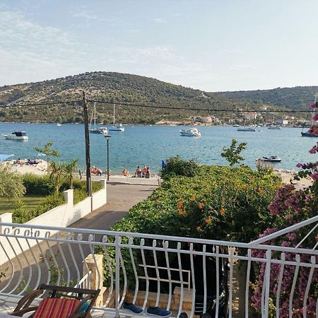 Apartments Srdan Vinišće Exteriér fotografie