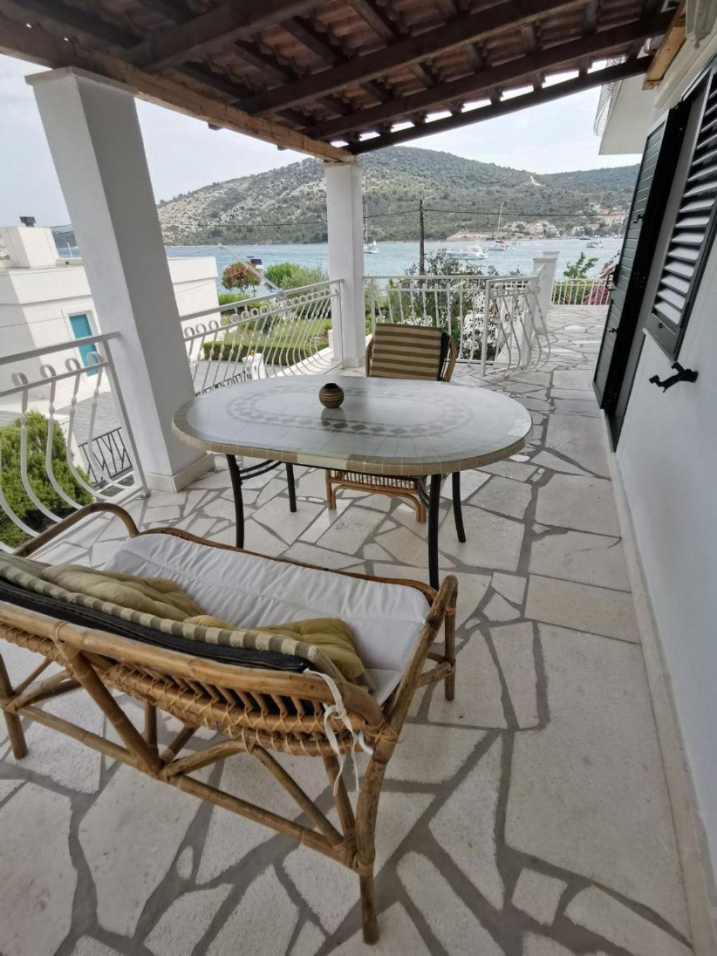 Apartments Srdan Vinišće Exteriér fotografie