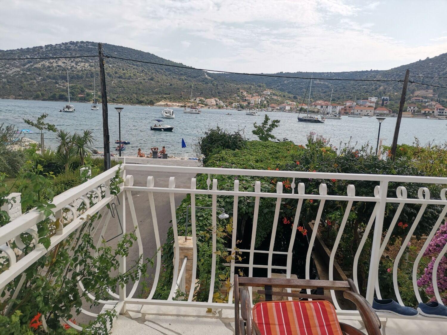 Apartments Srdan Vinišće Exteriér fotografie
