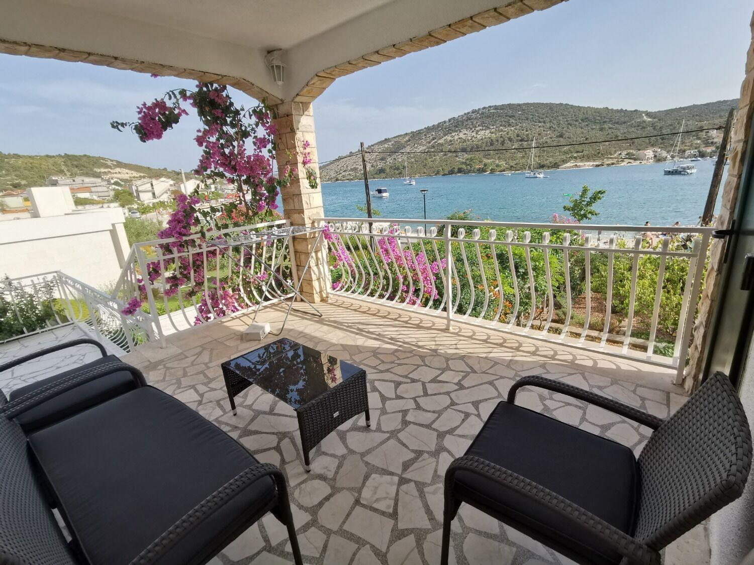 Apartments Srdan Vinišće Exteriér fotografie