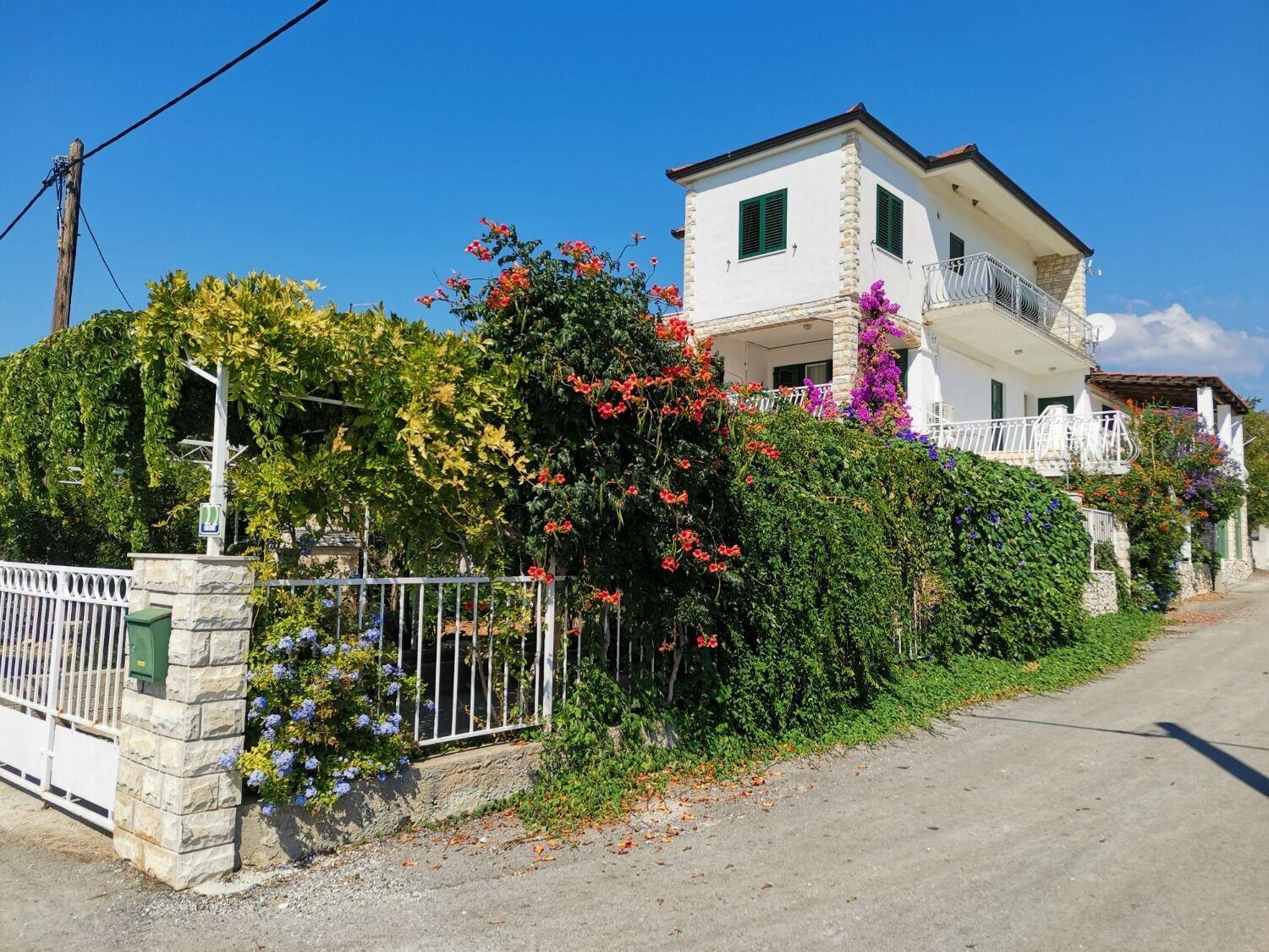 Apartments Srdan Vinišće Exteriér fotografie